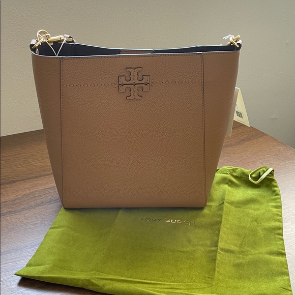 NWT Tory Burch McGraw Bucket Bag - Picture 1 of 7